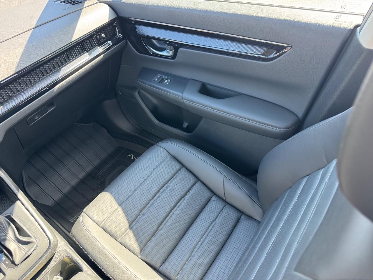 Honda CR-V Vehicle Full-screen Gallery Image 17