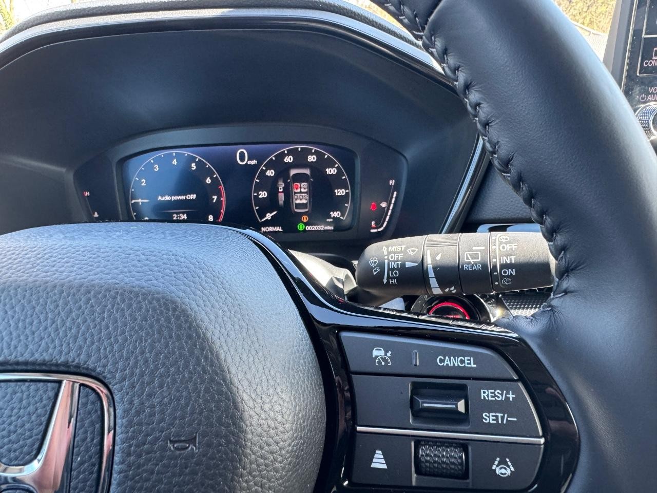 Honda CR-V Vehicle Full-screen Gallery Image 23