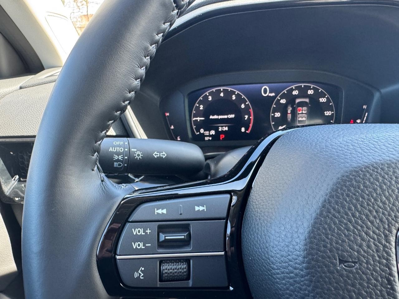 Honda CR-V Vehicle Full-screen Gallery Image 24