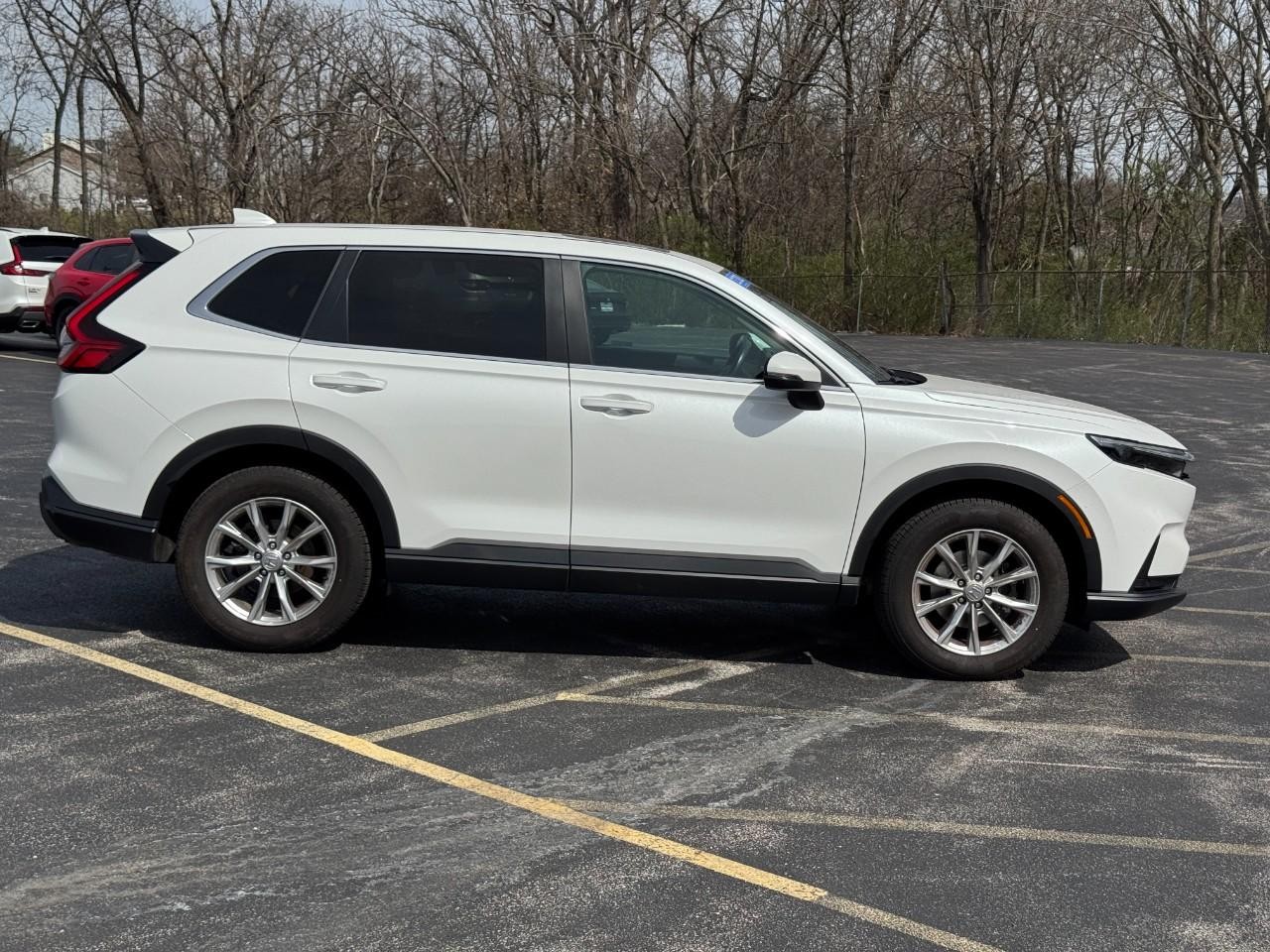 Honda CR-V Vehicle Full-screen Gallery Image 02