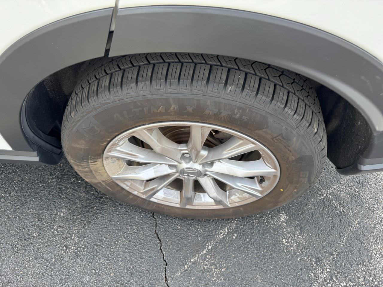 Honda CR-V Vehicle Full-screen Gallery Image 07