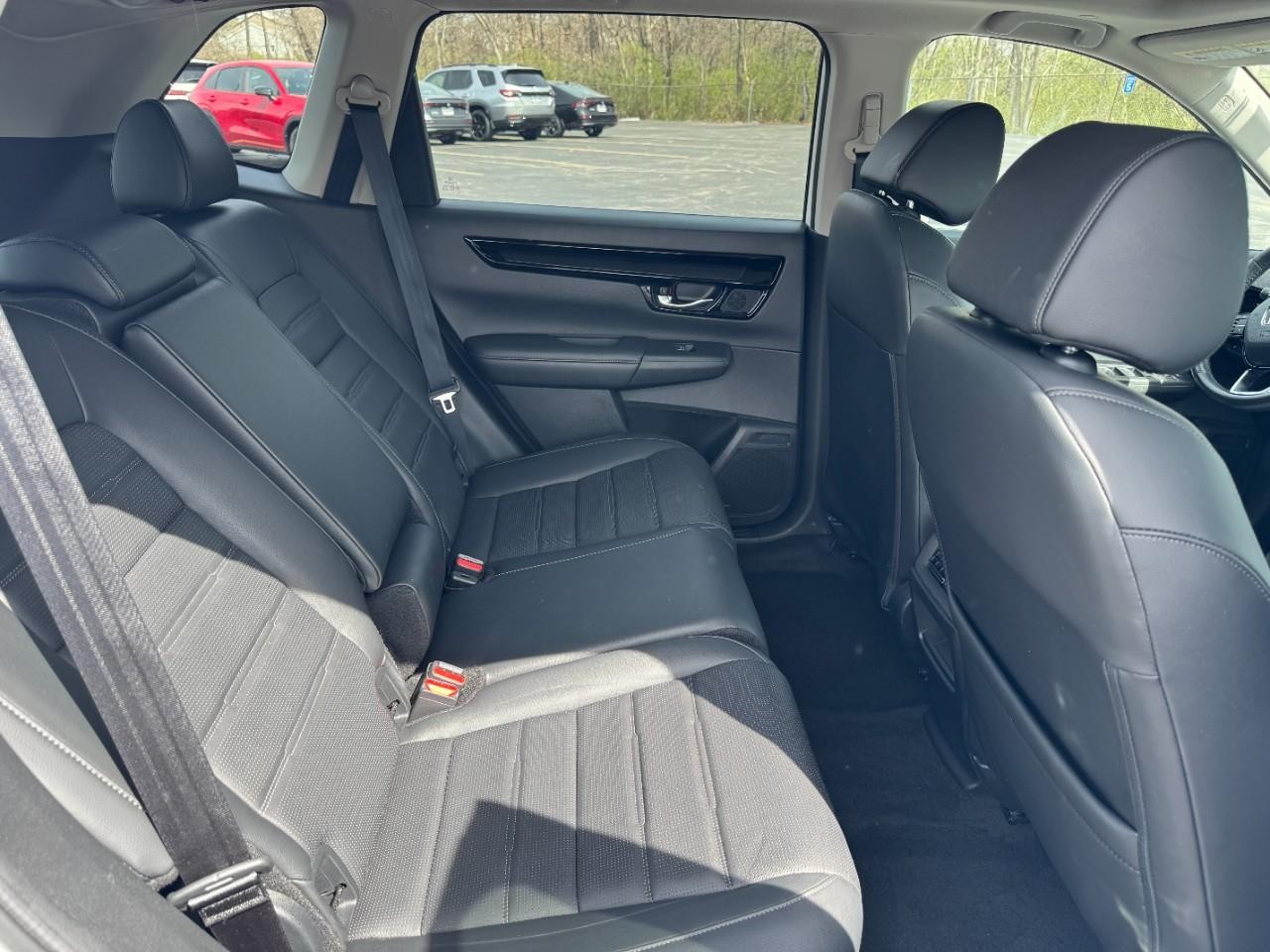 Honda CR-V Vehicle Full-screen Gallery Image 10