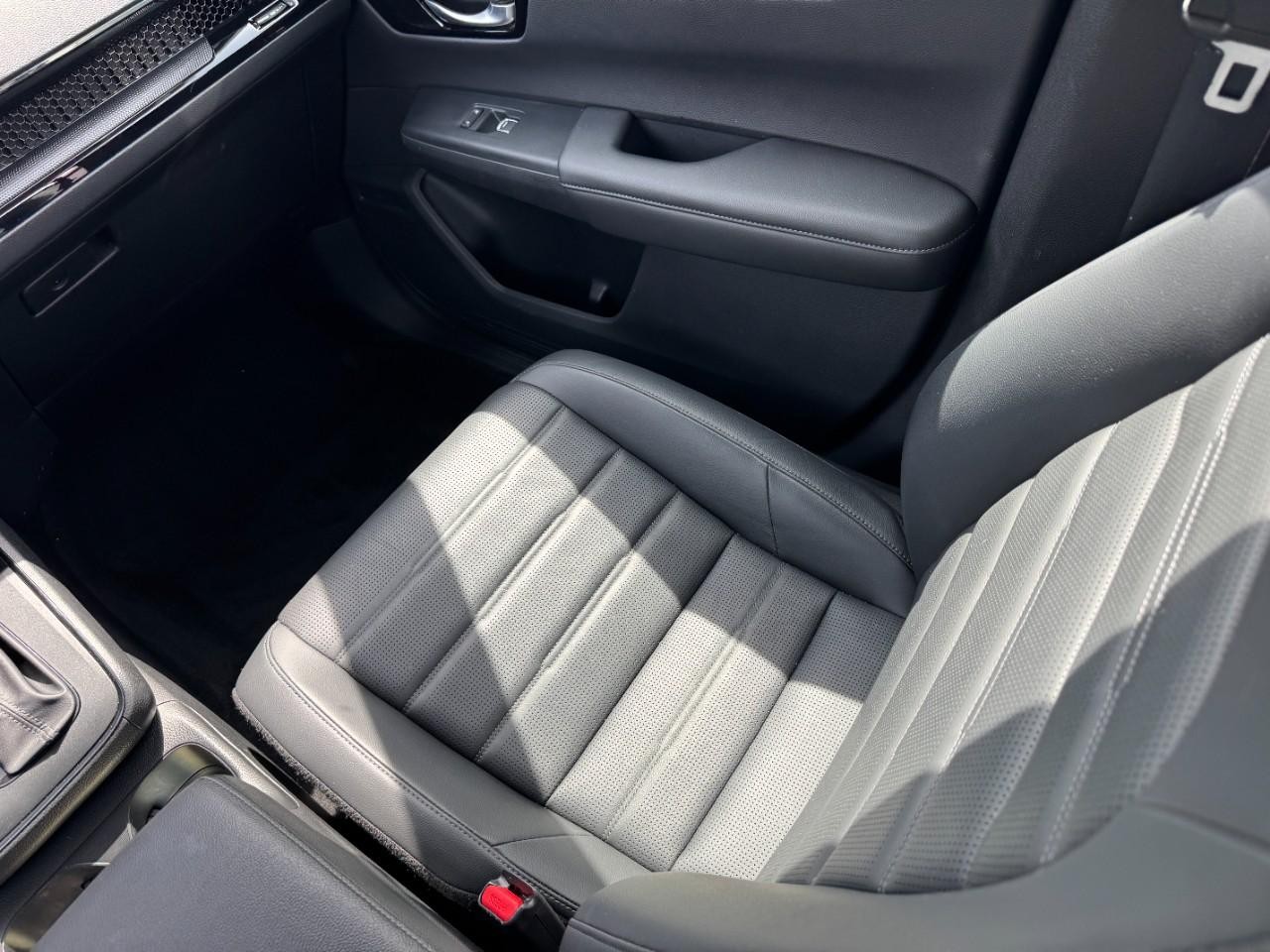 Honda CR-V Vehicle Full-screen Gallery Image 15