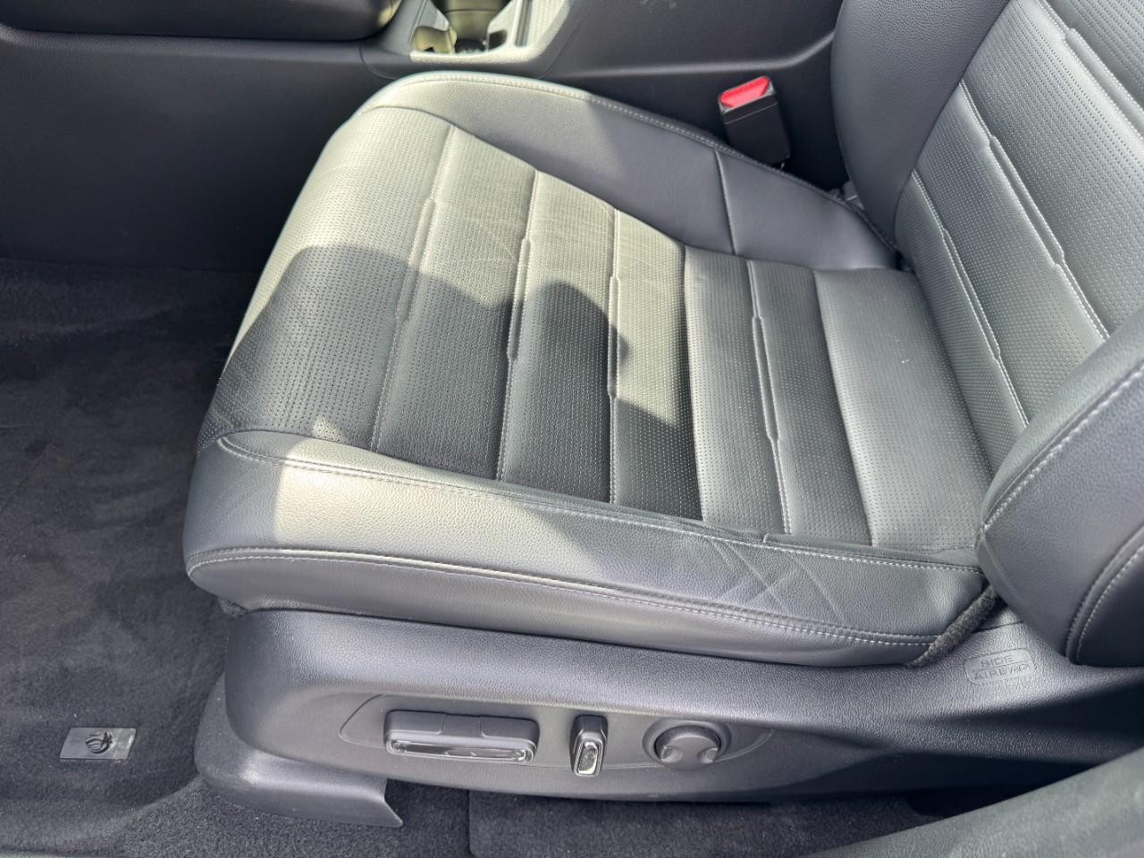 Honda CR-V Vehicle Full-screen Gallery Image 19