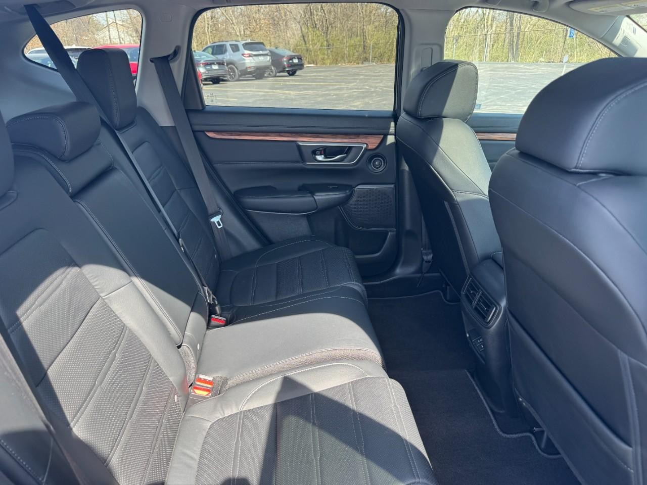 Honda CR-V Vehicle Full-screen Gallery Image 10