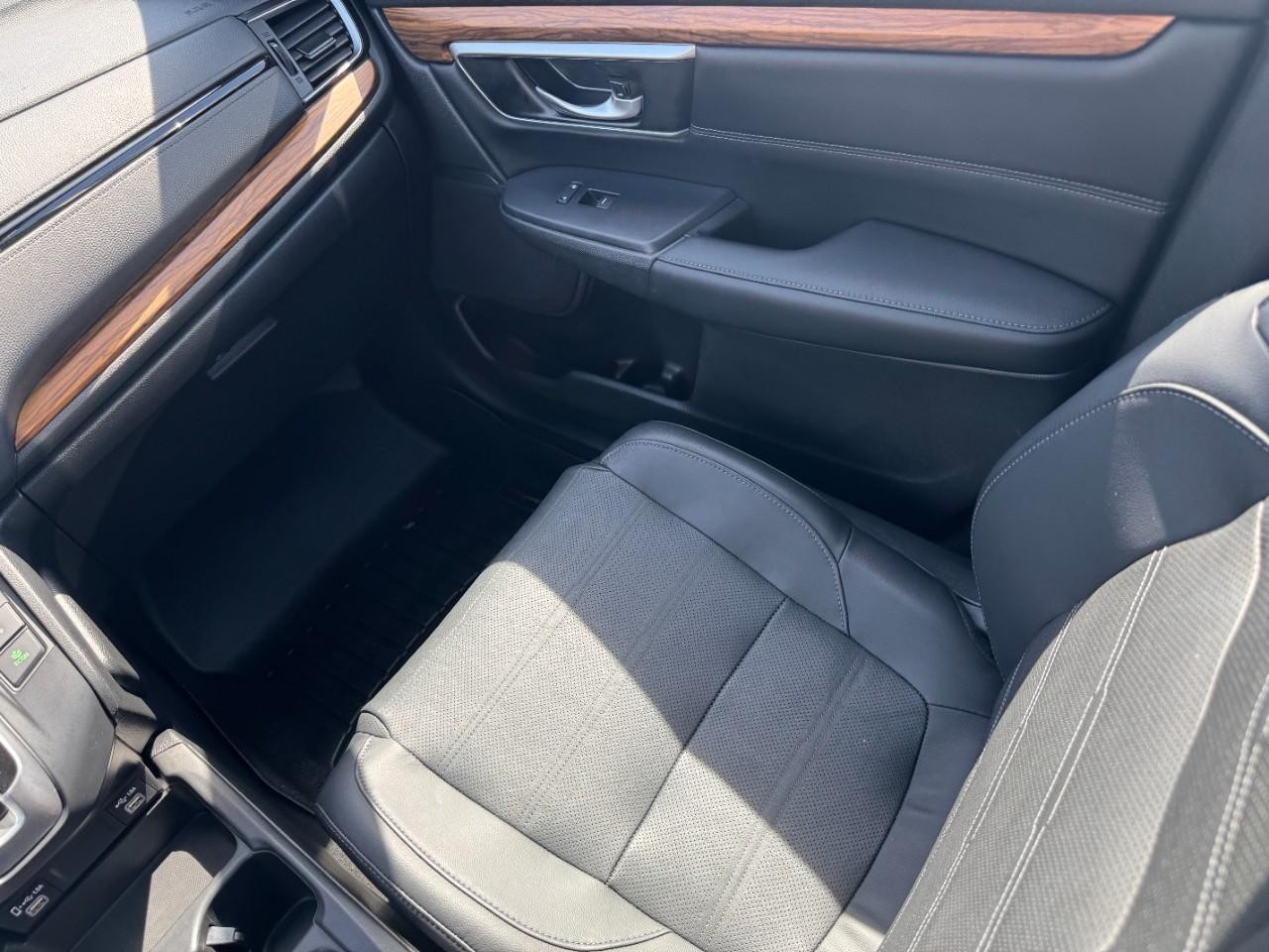 Honda CR-V Vehicle Full-screen Gallery Image 15