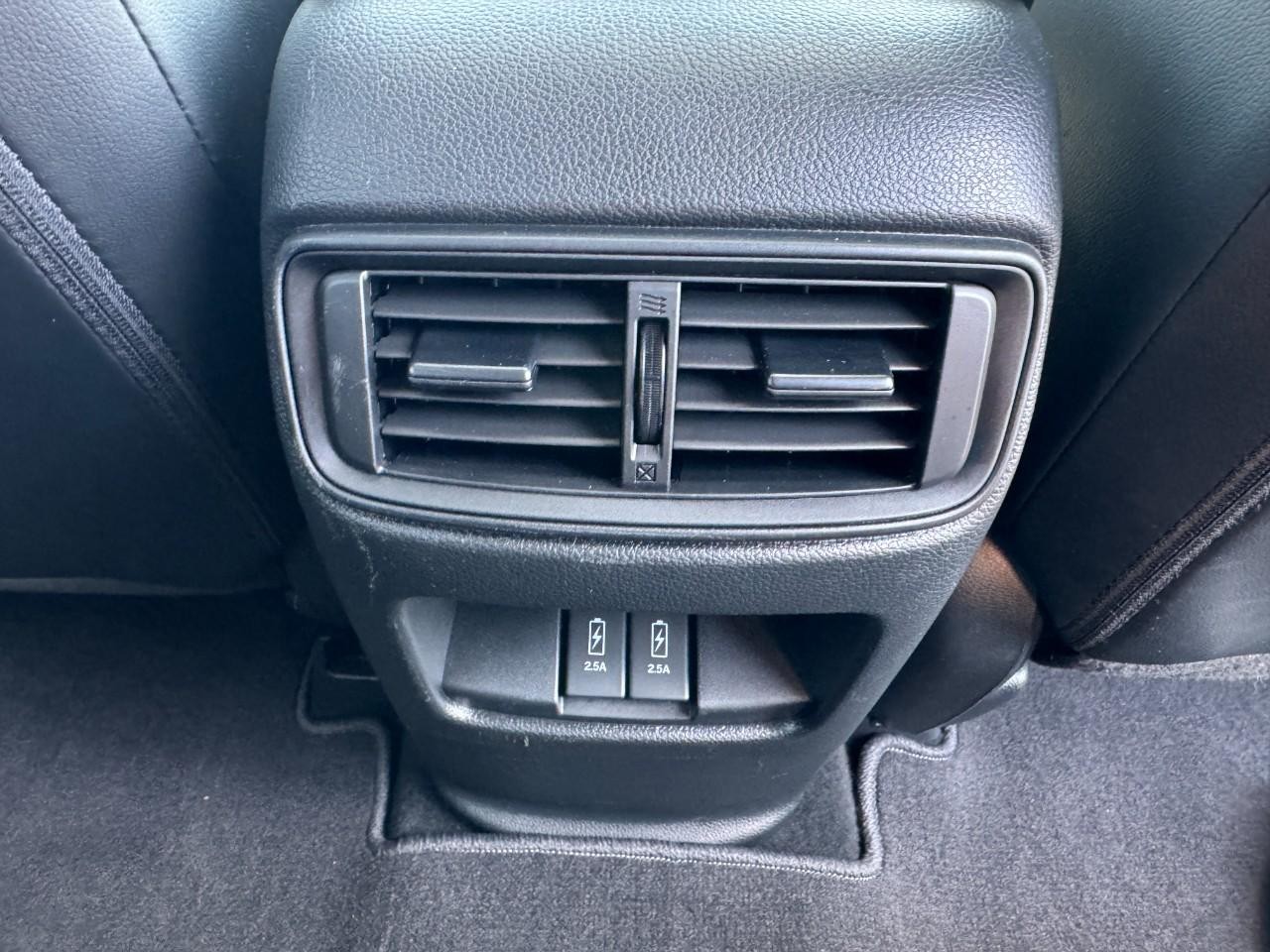 Honda CR-V Vehicle Full-screen Gallery Image 16