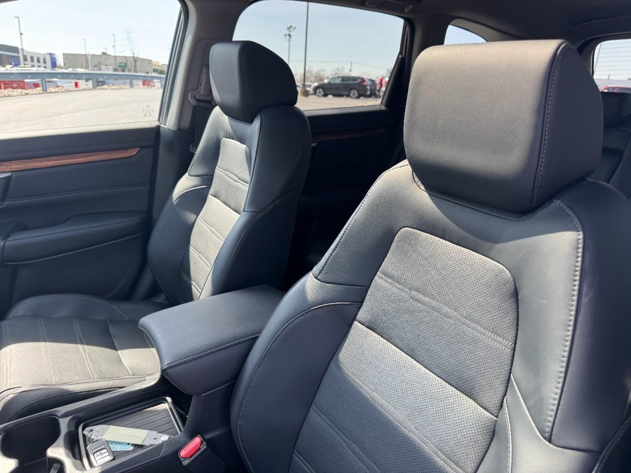 Honda CR-V Vehicle Full-screen Gallery Image 18