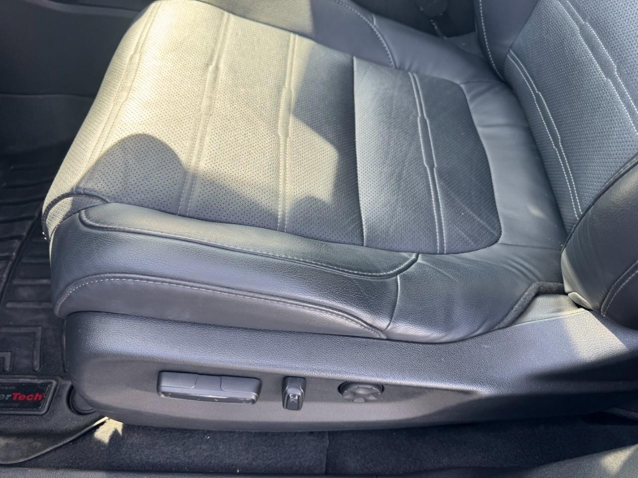 Honda CR-V Vehicle Full-screen Gallery Image 19