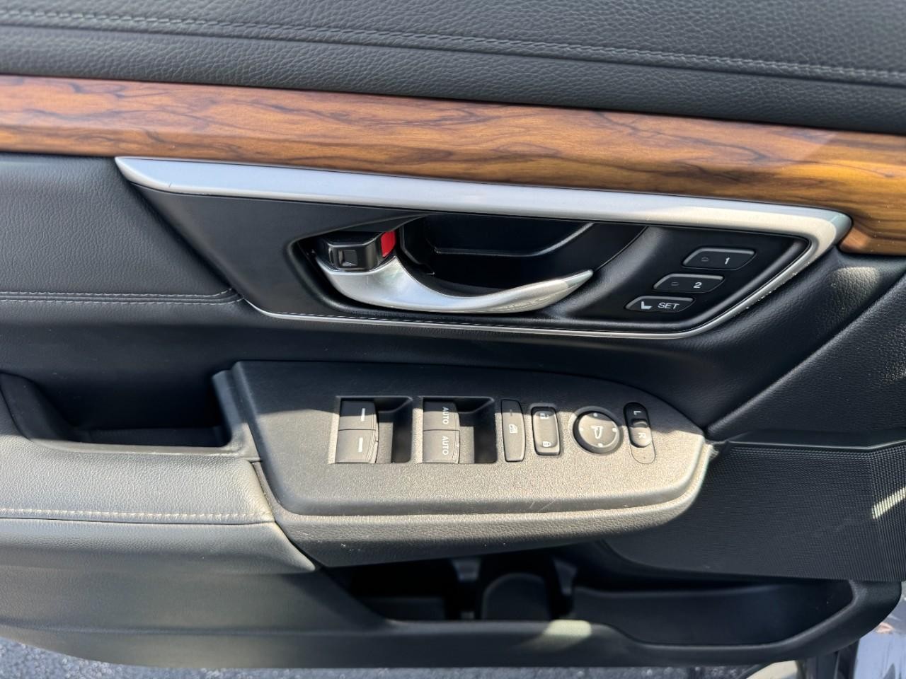 Honda CR-V Vehicle Full-screen Gallery Image 20