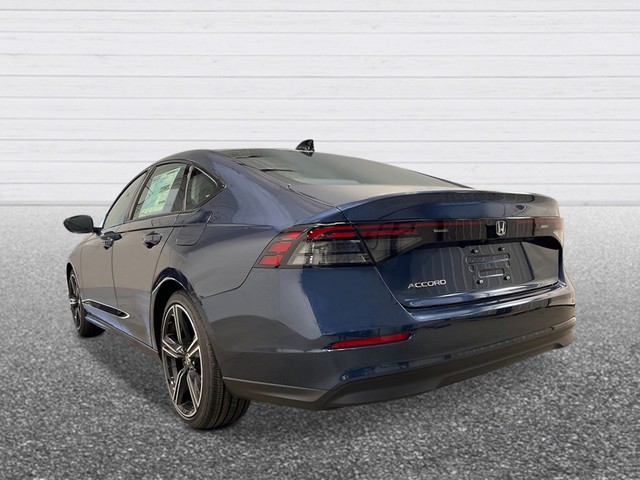 Honda Accord Sedan Vehicle Full-screen Gallery Image 04