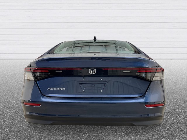 Honda Accord Sedan Vehicle Full-screen Gallery Image 05