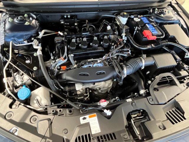 Honda Accord Sedan Vehicle Full-screen Gallery Image 12