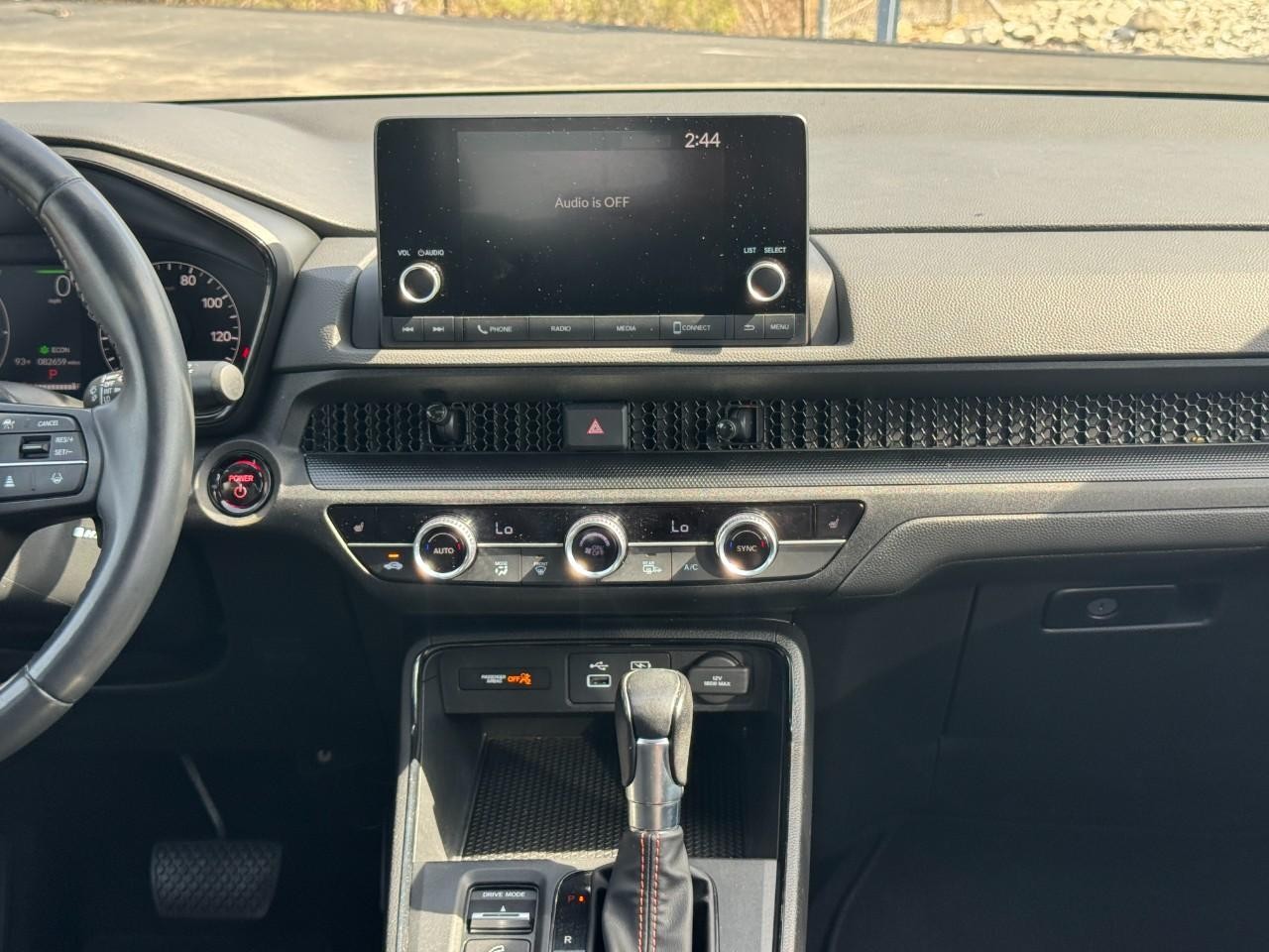 Honda CR-V Hybrid Vehicle Full-screen Gallery Image 13