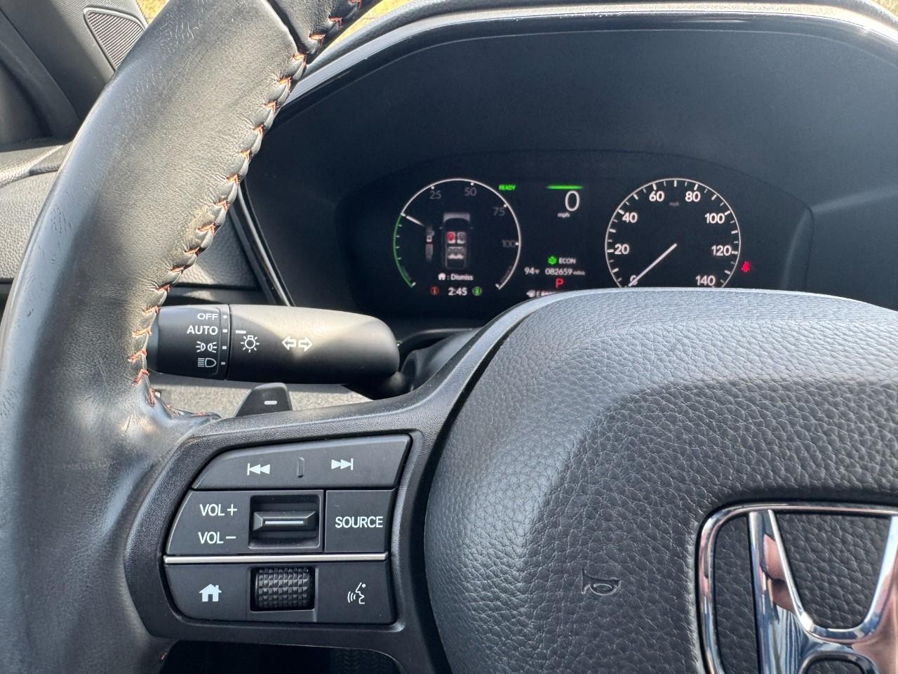 Honda CR-V Hybrid Vehicle Full-screen Gallery Image 21