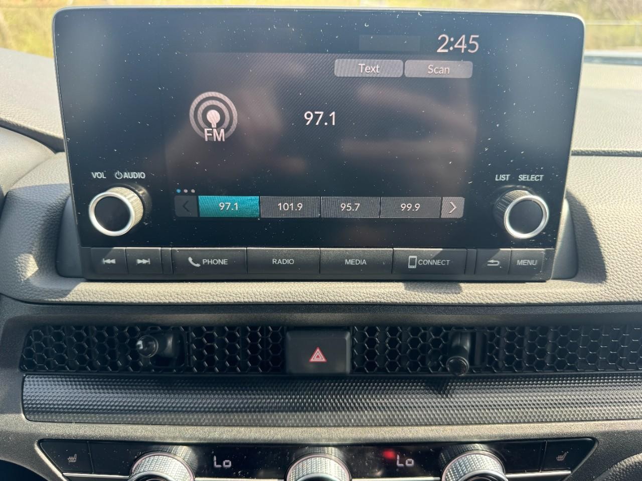 Honda CR-V Hybrid Vehicle Full-screen Gallery Image 24