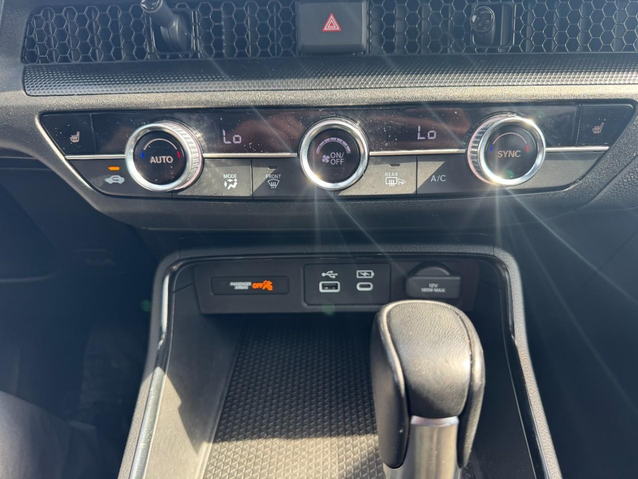 Honda CR-V Hybrid Vehicle Full-screen Gallery Image 26