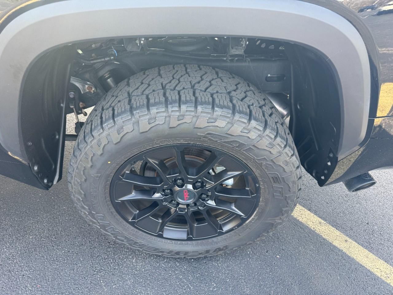 Toyota Tundra 4WD Vehicle Full-screen Gallery Image 07