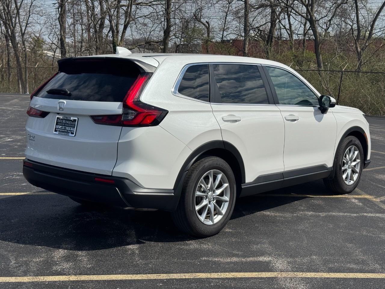 Honda CR-V Vehicle Full-screen Gallery Image 03