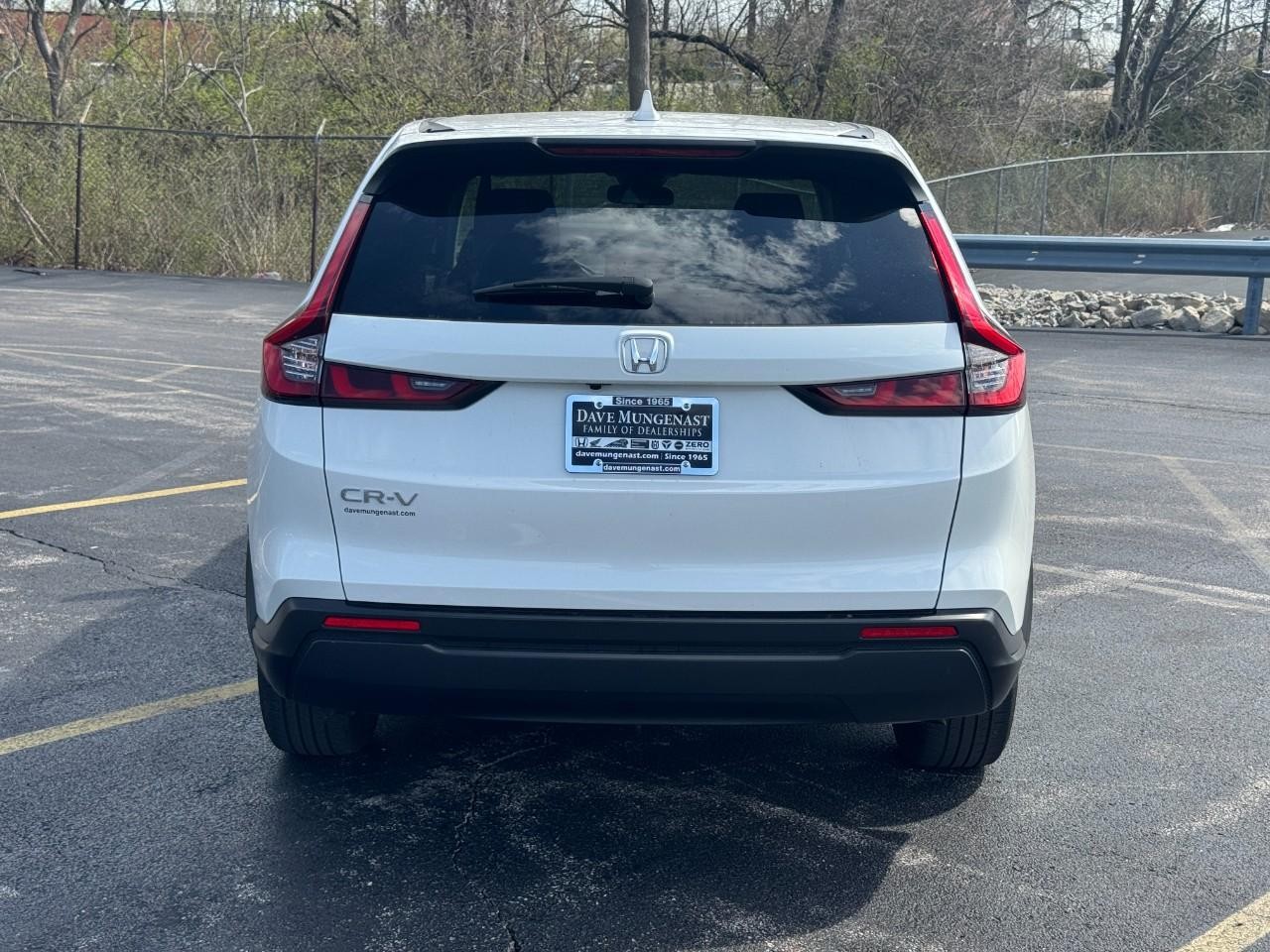 Honda CR-V Vehicle Full-screen Gallery Image 05