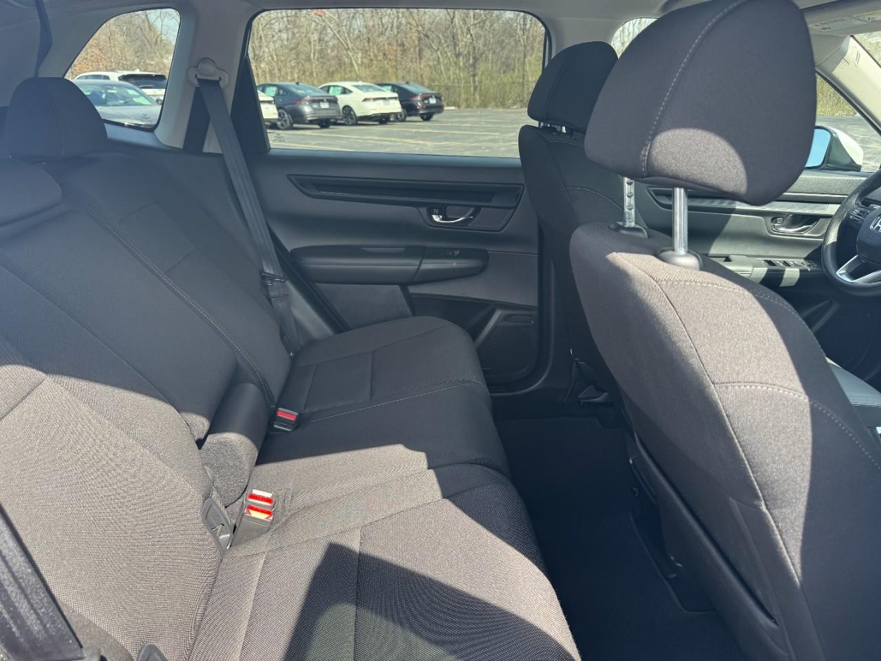 Honda CR-V Vehicle Full-screen Gallery Image 10