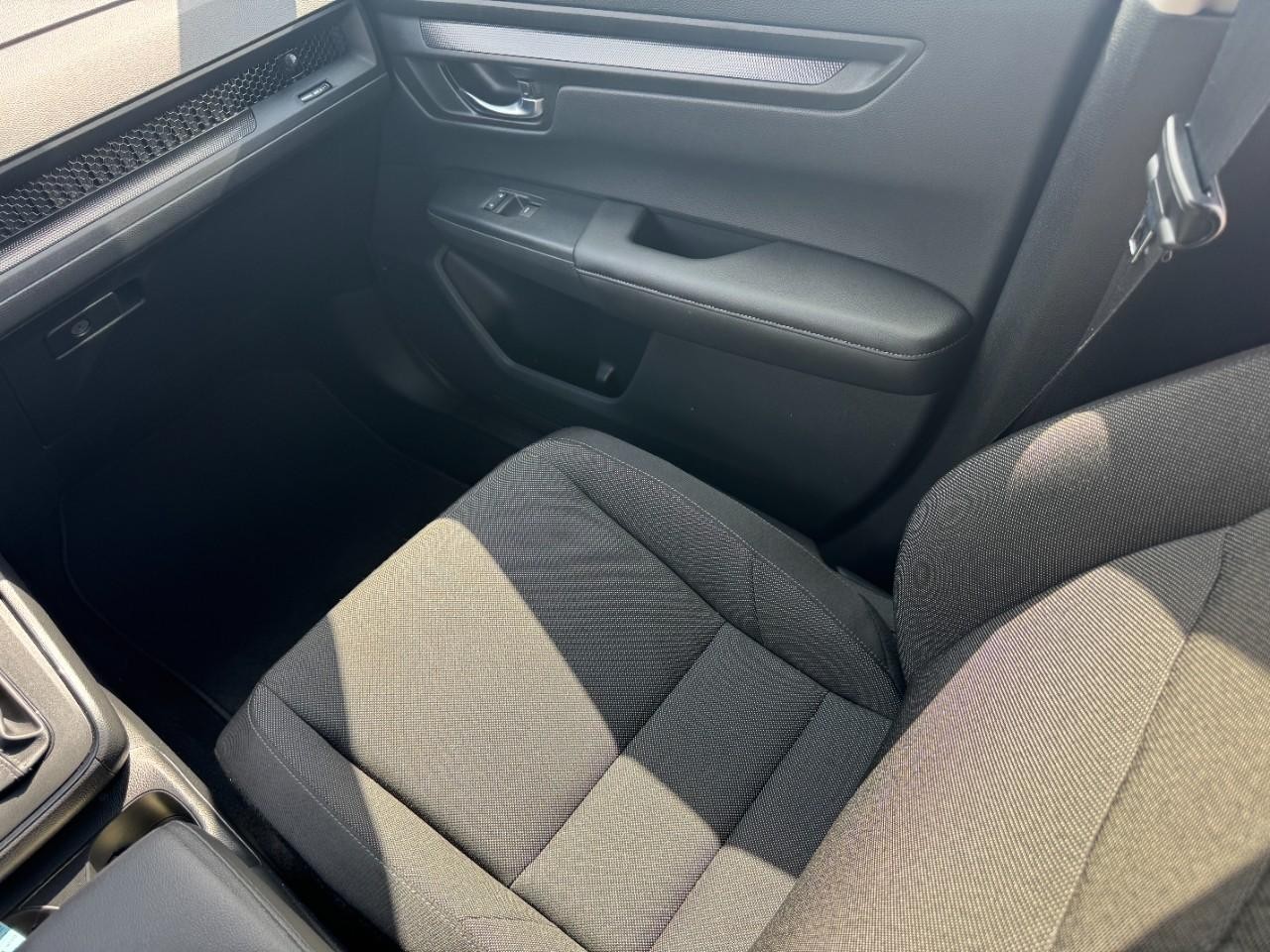 Honda CR-V Vehicle Full-screen Gallery Image 15