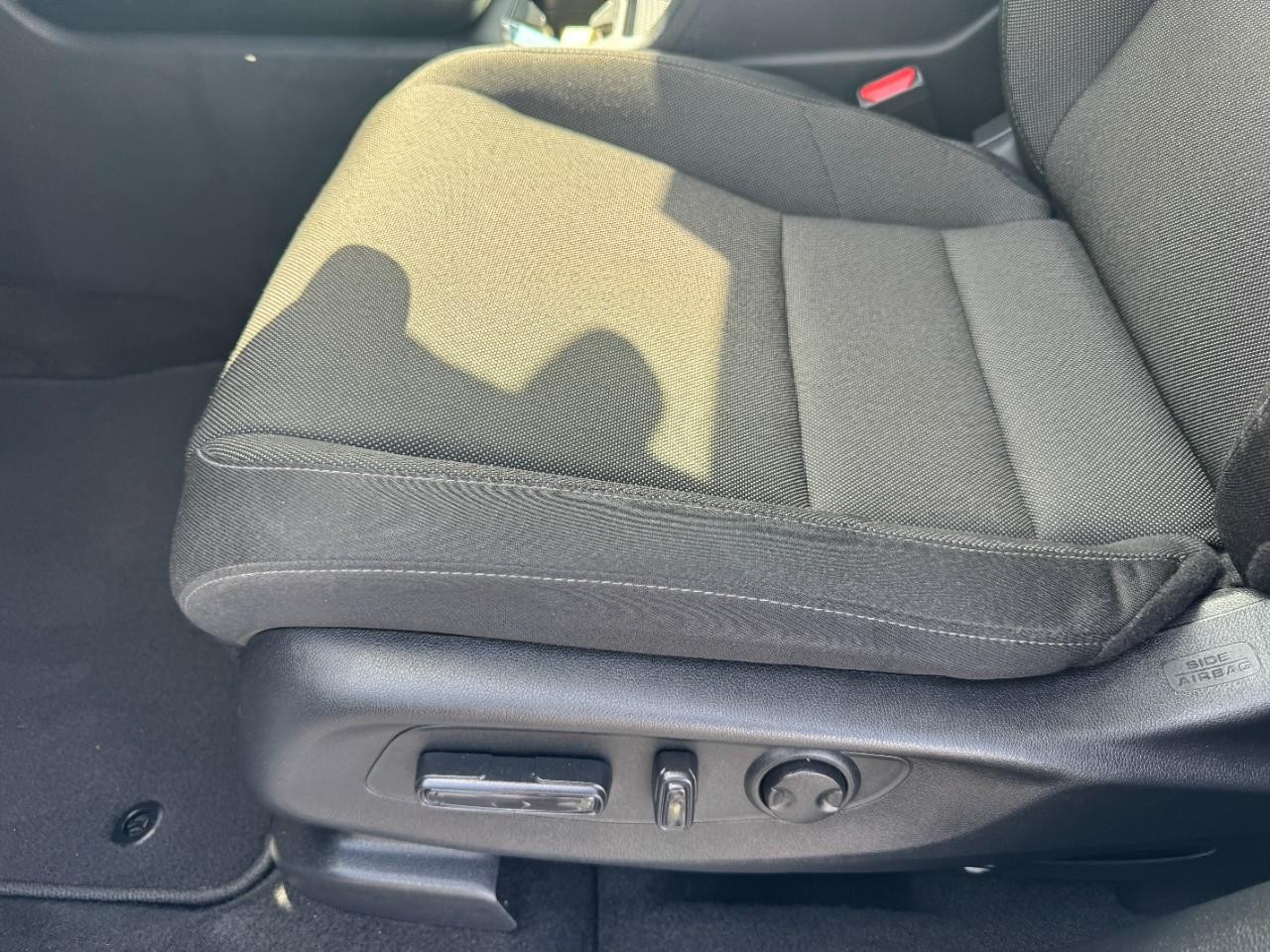 Honda CR-V Vehicle Full-screen Gallery Image 17