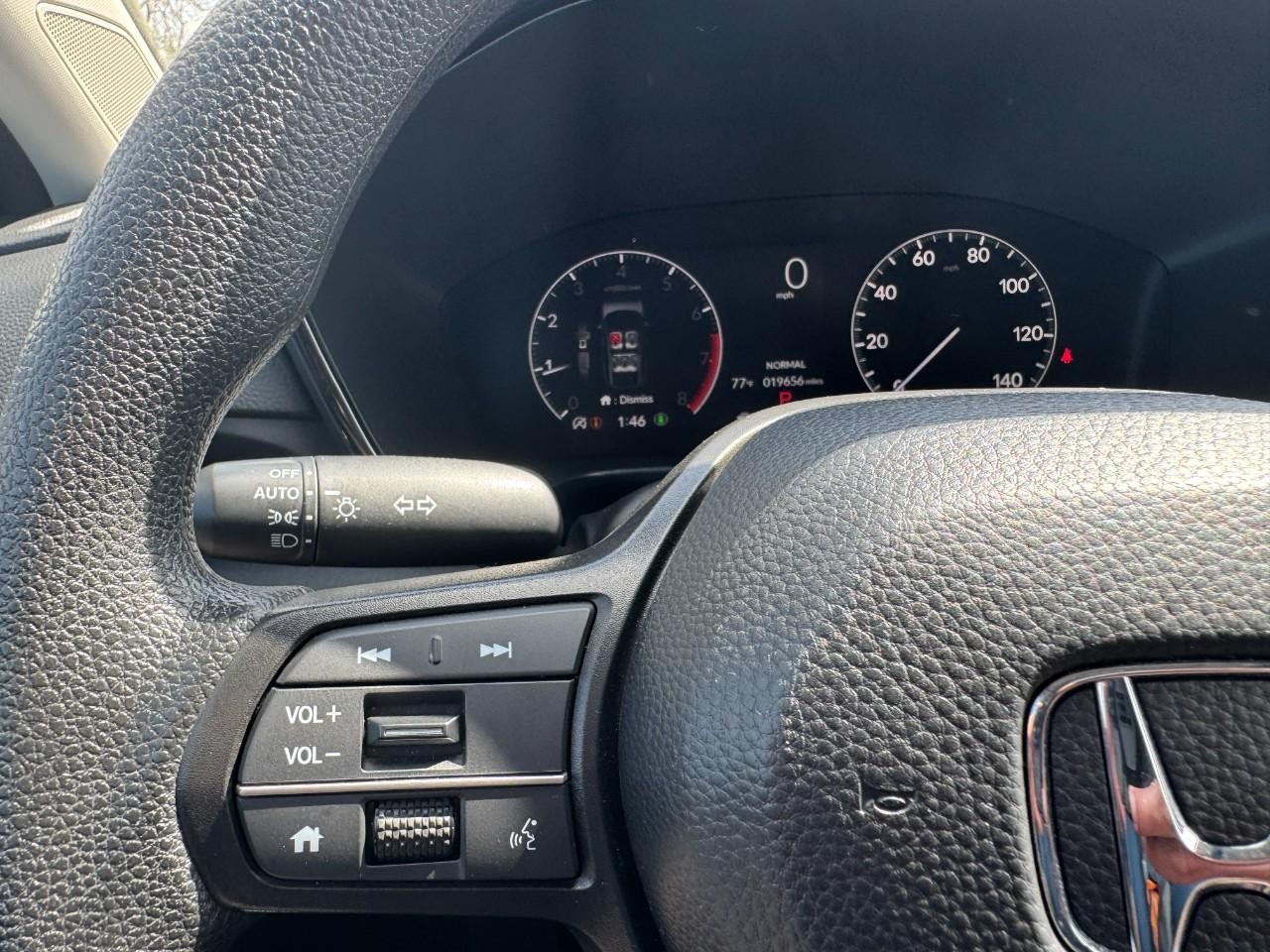 Honda CR-V Vehicle Full-screen Gallery Image 21