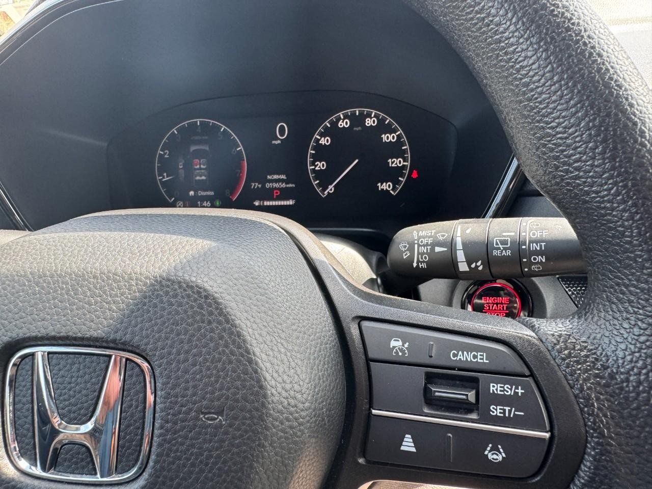 Honda CR-V Vehicle Full-screen Gallery Image 22