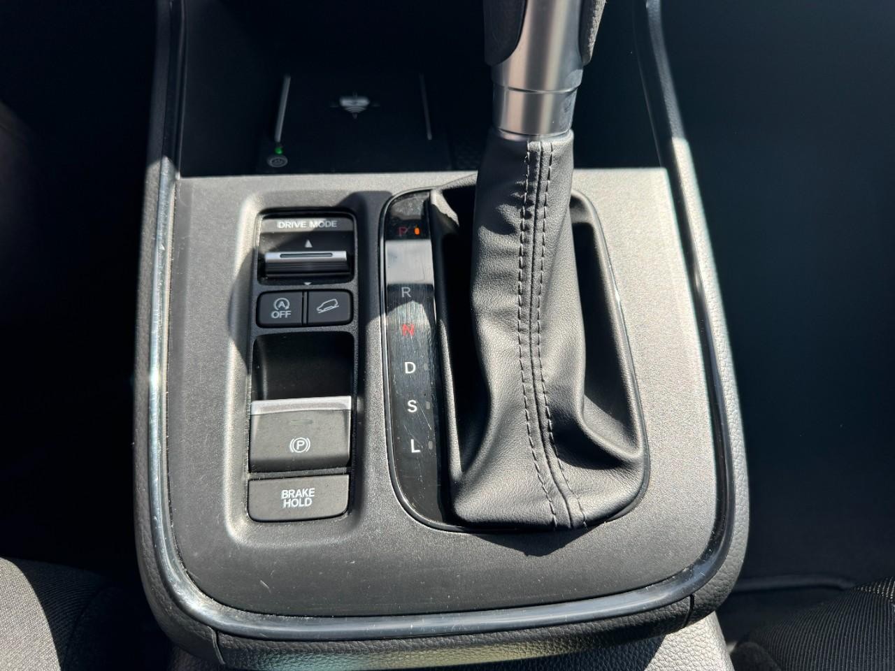 Honda CR-V Vehicle Full-screen Gallery Image 27