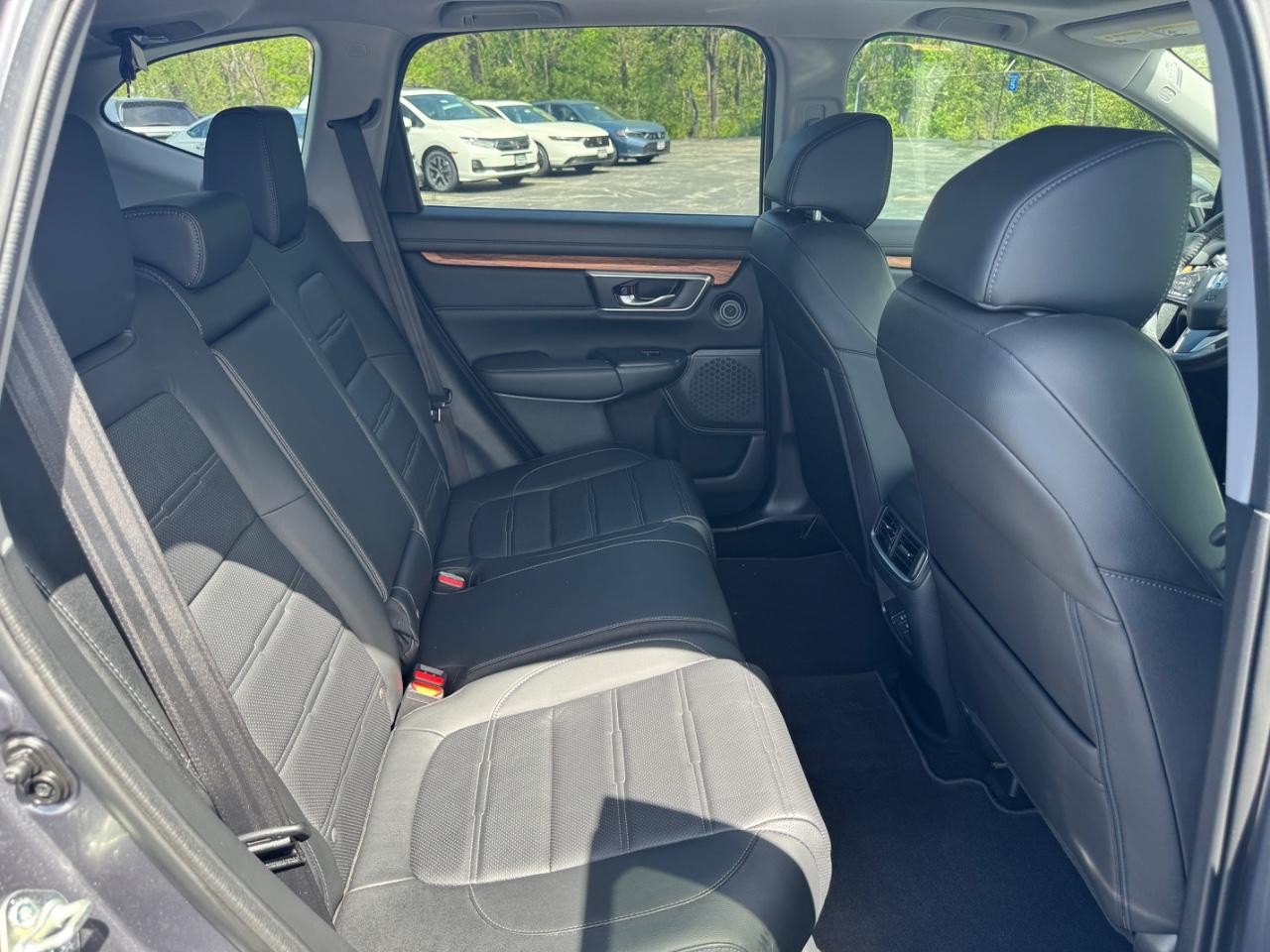 Honda CR-V Vehicle Full-screen Gallery Image 13