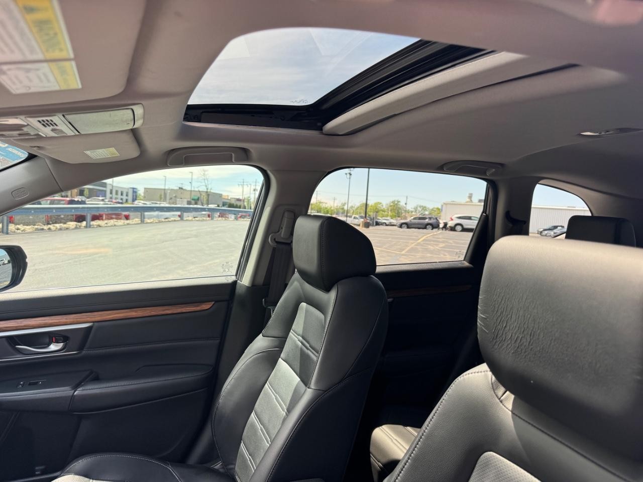 Honda CR-V Vehicle Full-screen Gallery Image 20