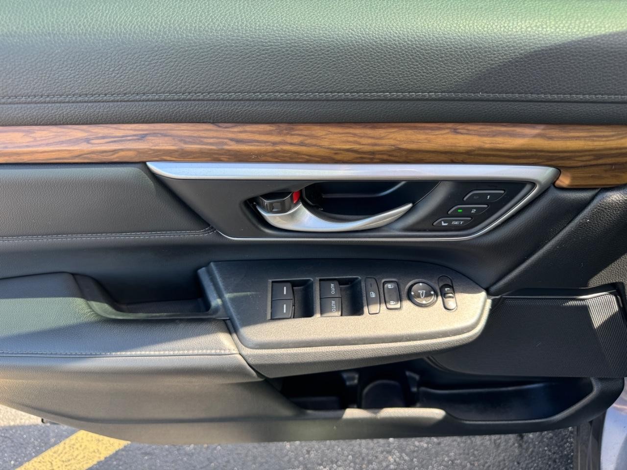 Honda CR-V Vehicle Full-screen Gallery Image 21