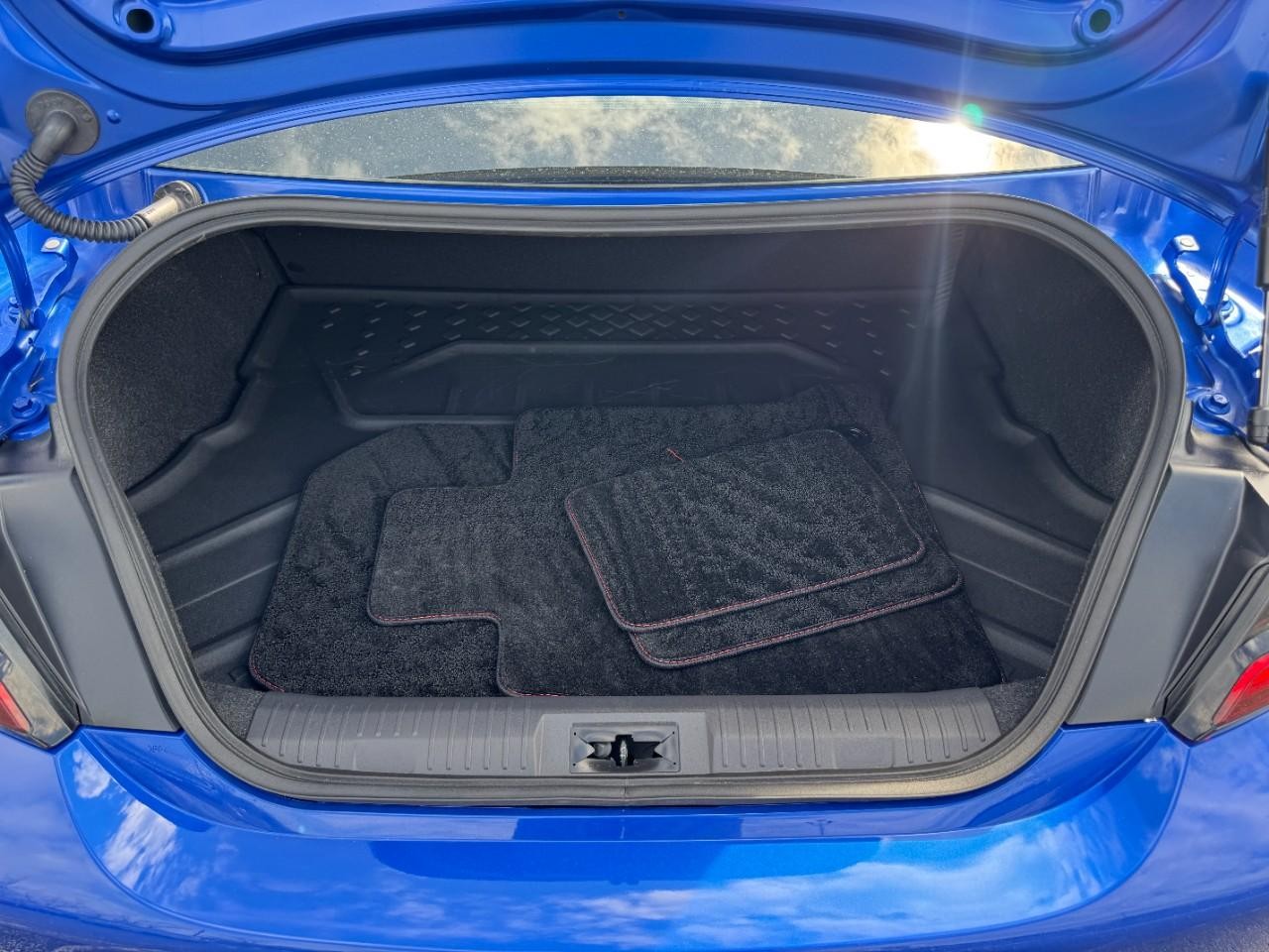 Subaru BRZ Vehicle Full-screen Gallery Image 04