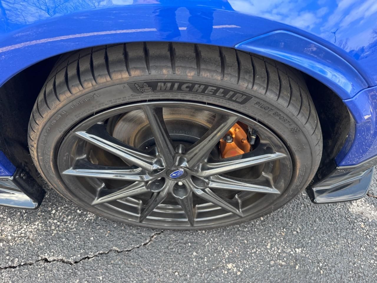 Subaru BRZ Vehicle Full-screen Gallery Image 07