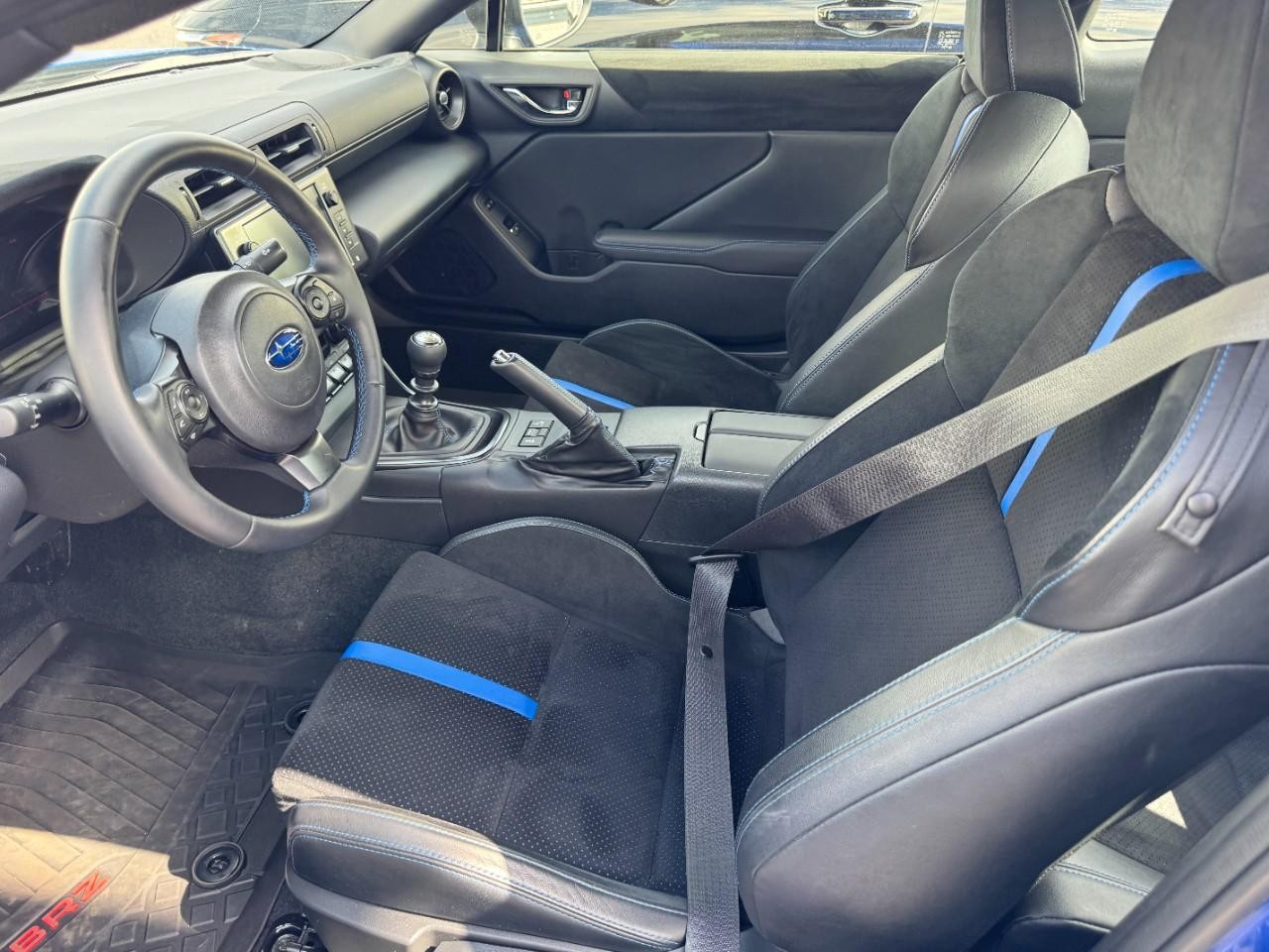 Subaru BRZ Vehicle Full-screen Gallery Image 18