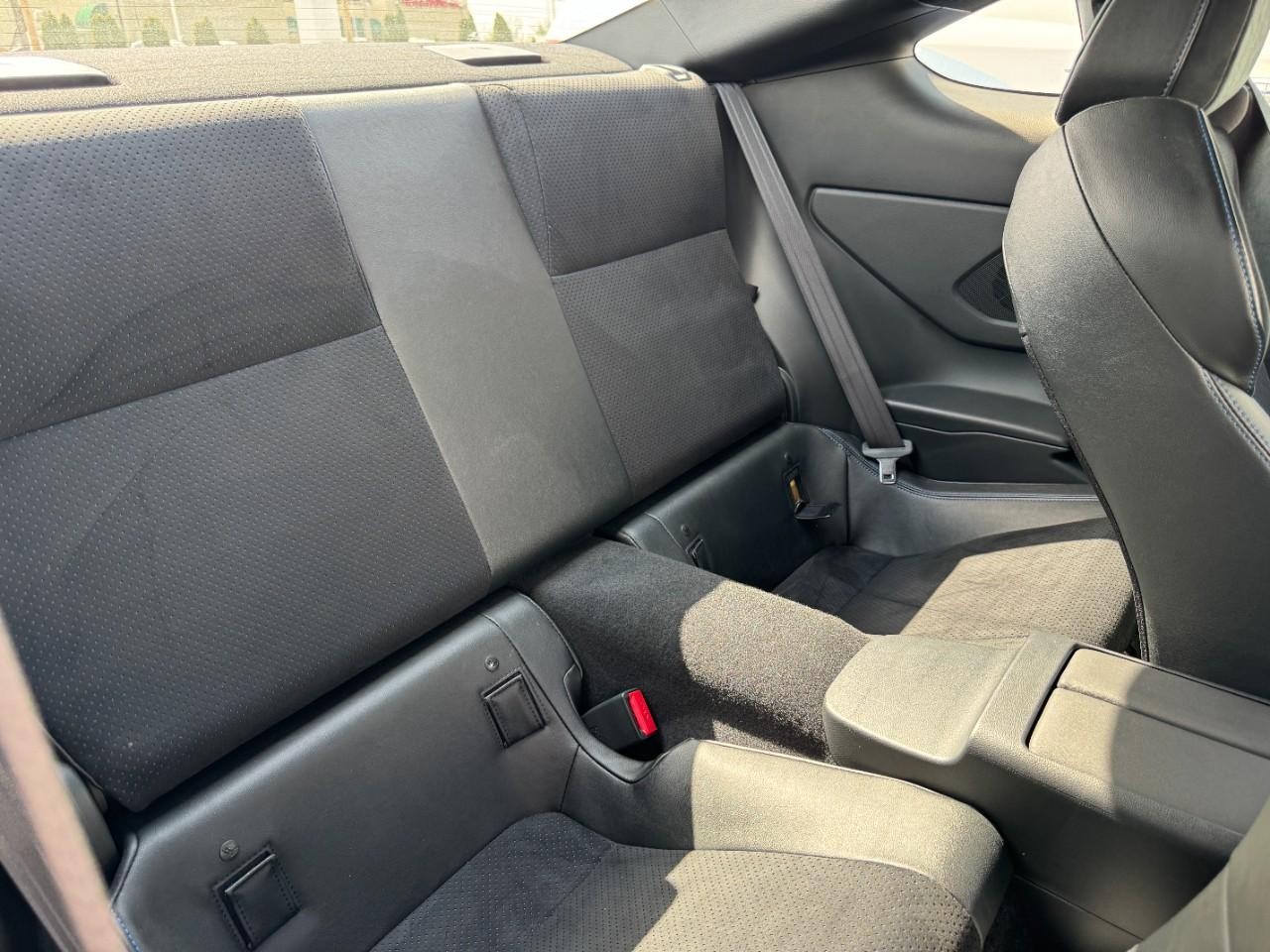 Subaru BRZ Vehicle Full-screen Gallery Image 21