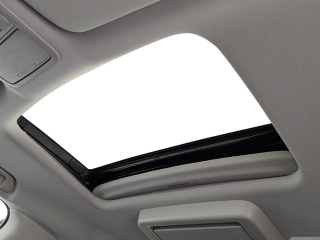 Honda Odyssey Vehicle Full-screen Gallery Image 20