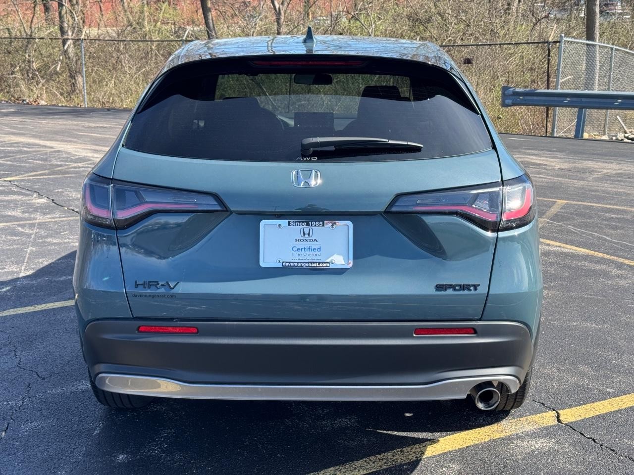 Honda HR-V Vehicle Full-screen Gallery Image 03