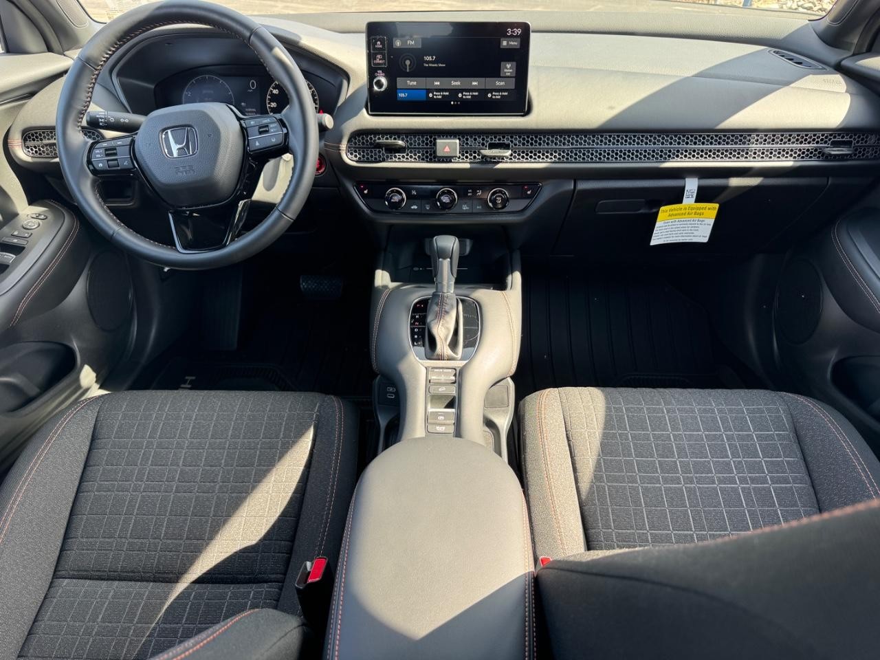 Honda HR-V Vehicle Full-screen Gallery Image 09