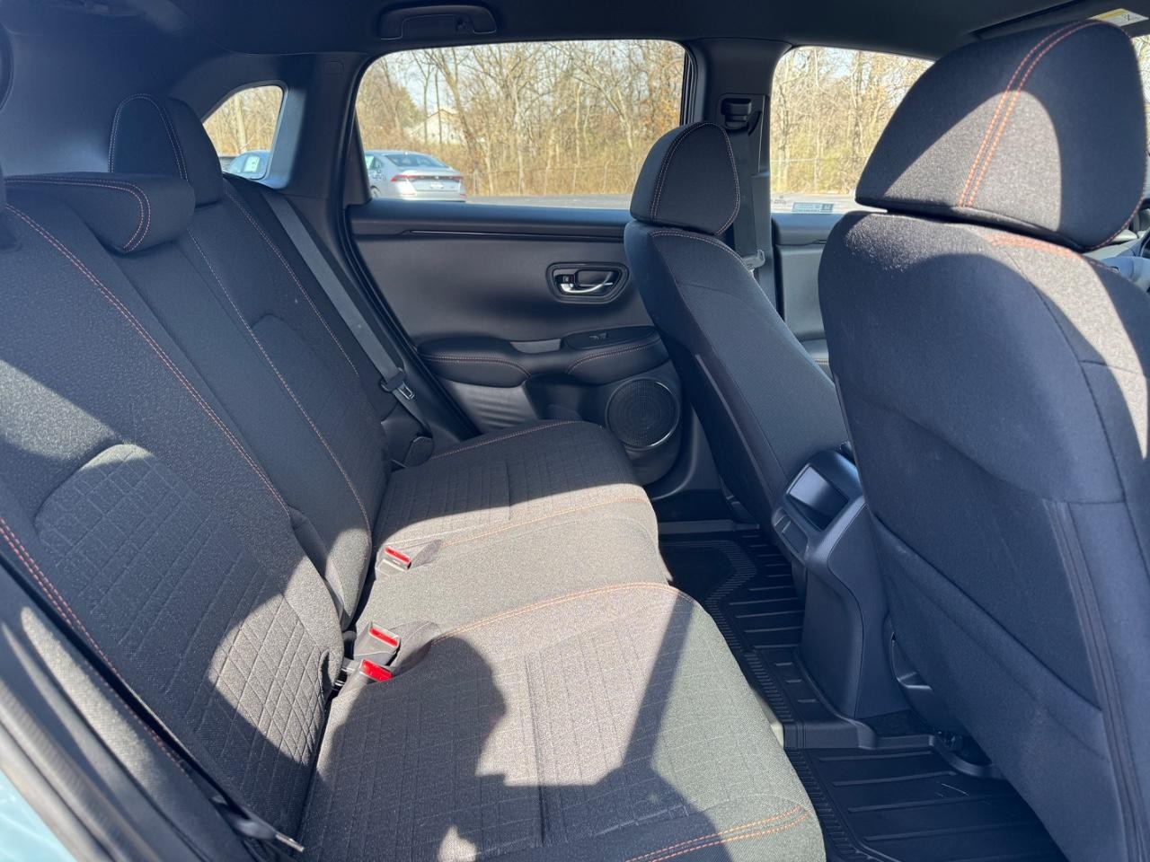 Honda HR-V Vehicle Full-screen Gallery Image 10