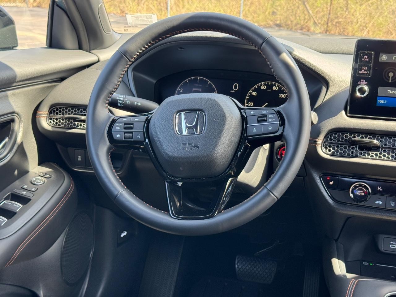 Honda HR-V Vehicle Full-screen Gallery Image 14