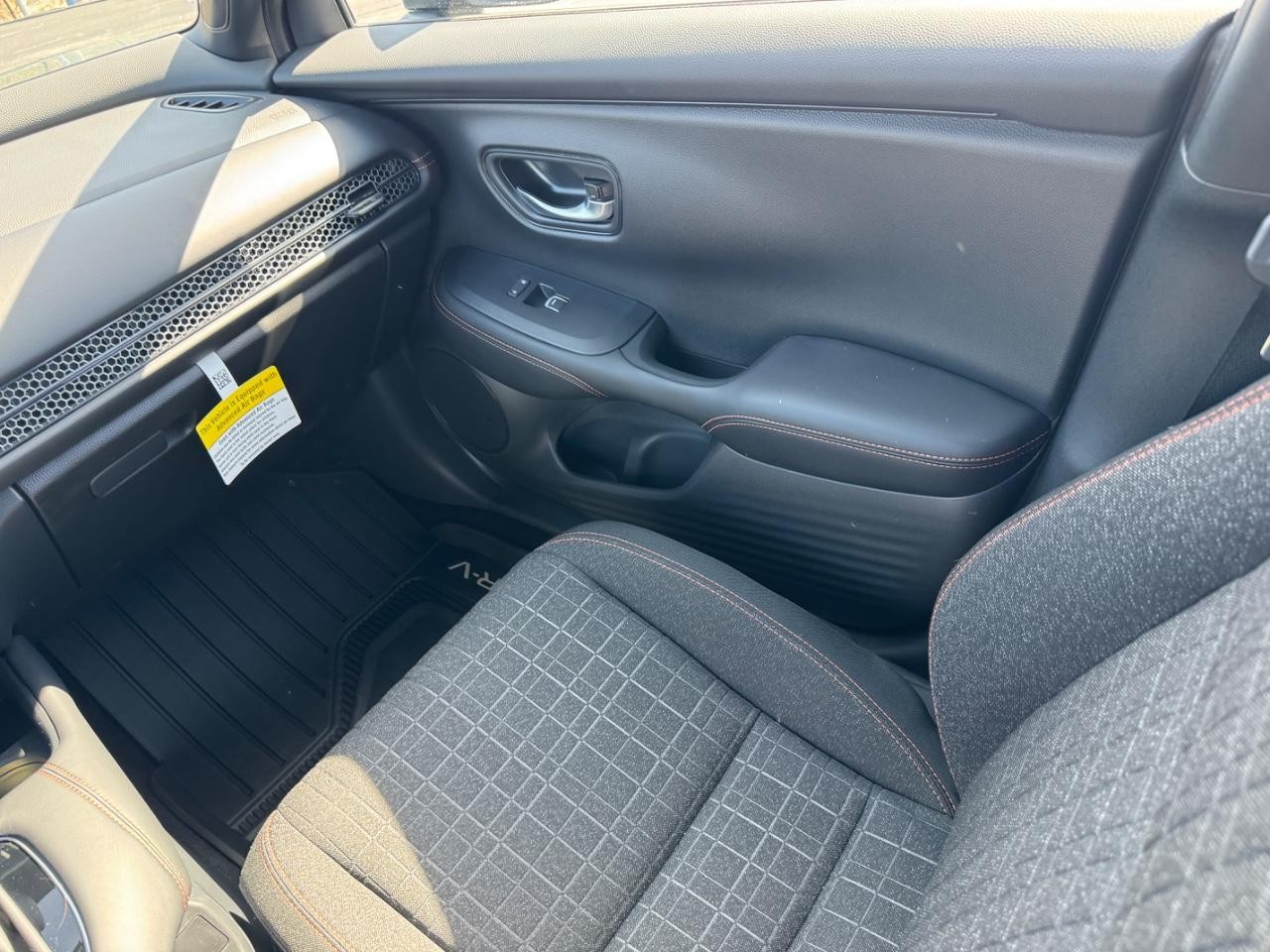 Honda HR-V Vehicle Full-screen Gallery Image 17