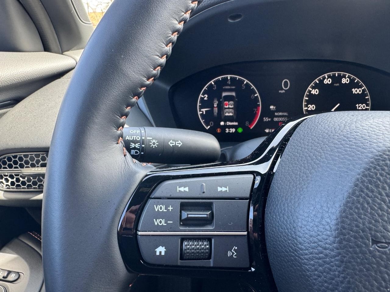 Honda HR-V Vehicle Full-screen Gallery Image 18