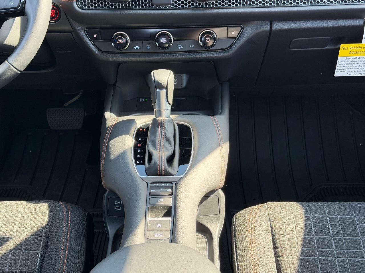 Honda HR-V Vehicle Full-screen Gallery Image 15