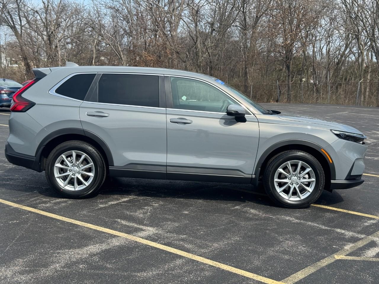 Honda CR-V Vehicle Full-screen Gallery Image 02