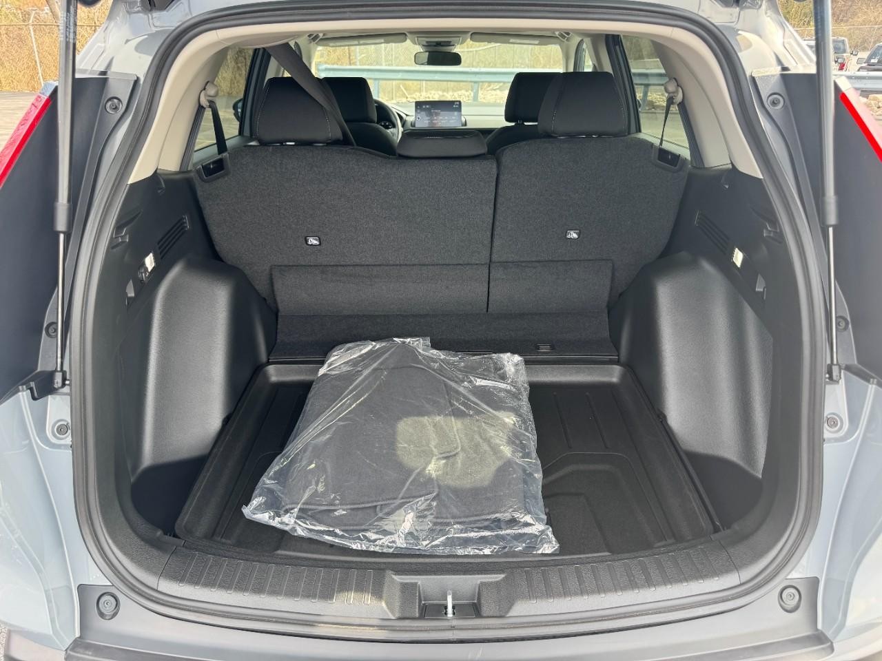 Honda CR-V Vehicle Full-screen Gallery Image 04