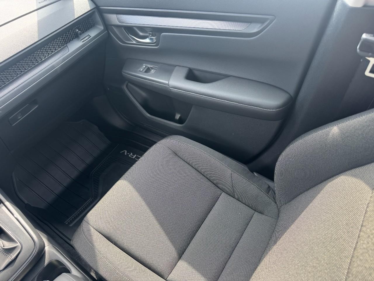 Honda CR-V Vehicle Full-screen Gallery Image 15