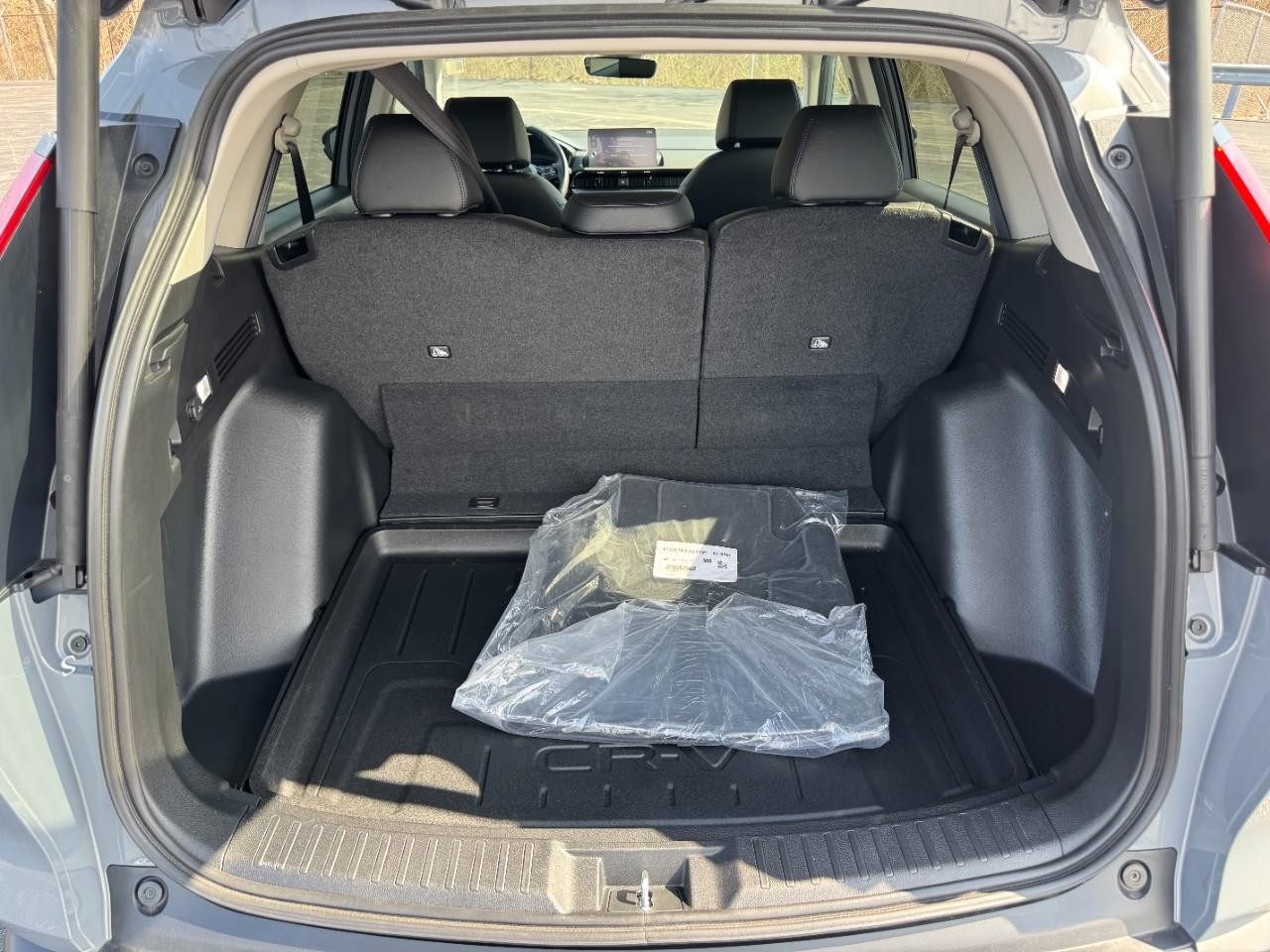 Honda CR-V Vehicle Full-screen Gallery Image 04