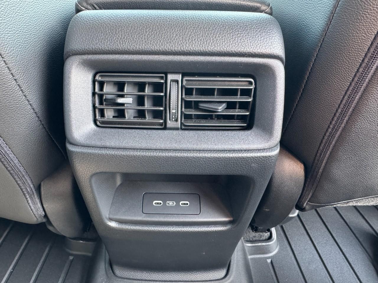 Honda CR-V Vehicle Full-screen Gallery Image 15